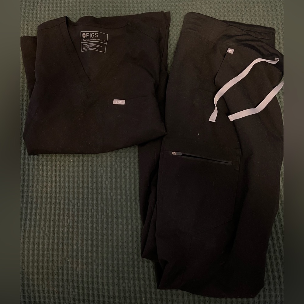 GUC Figs Black Scrub Set Zamora Joggers and Catalina Top Both Medium